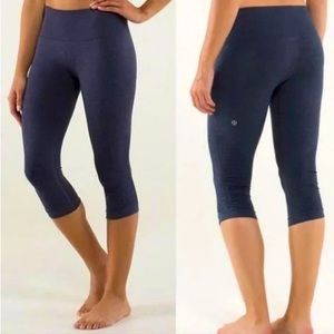 LuluLemon In The Flow II Crop Size 8